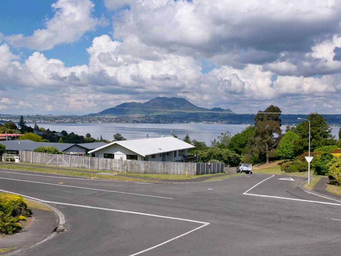 Acacia View At No 3 - Acacia Bay Holiday Home Taupo Exterior photo